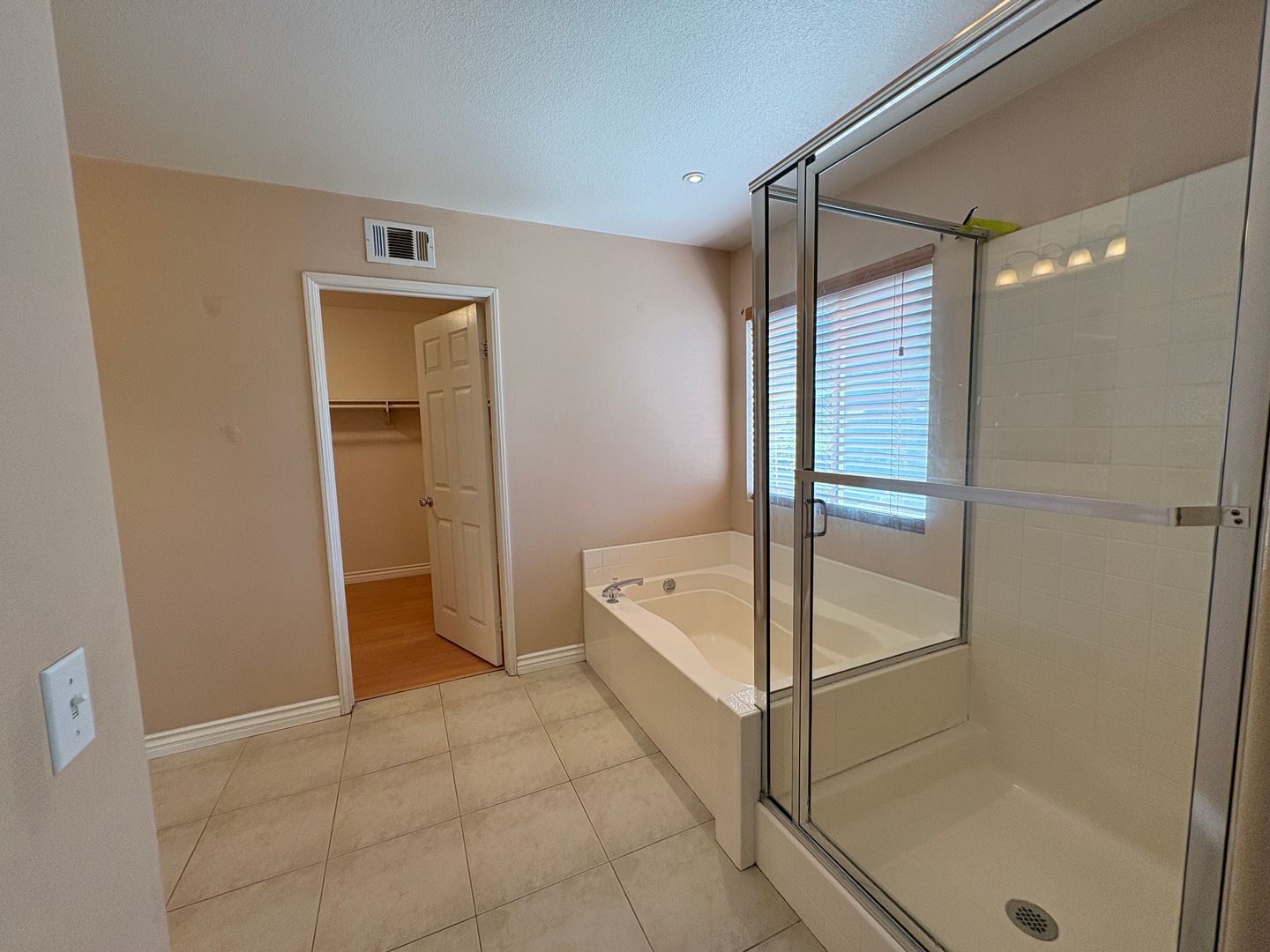 1456 Pinewood Dr - Corona - California - 4 bed, 3 bath rental property