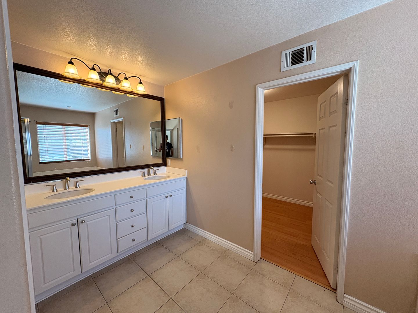 1456 Pinewood Dr - Corona - California - 4 bed, 3 bath rental property