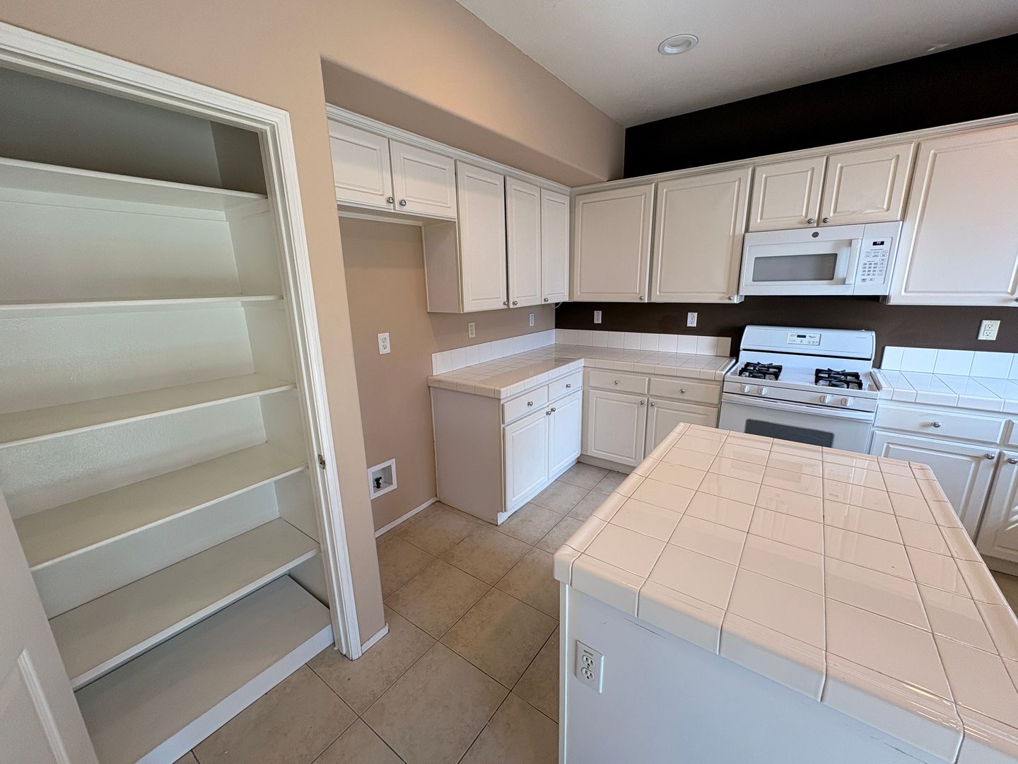 1456 Pinewood Dr - Corona - California - 4 bed, 3 bath rental property