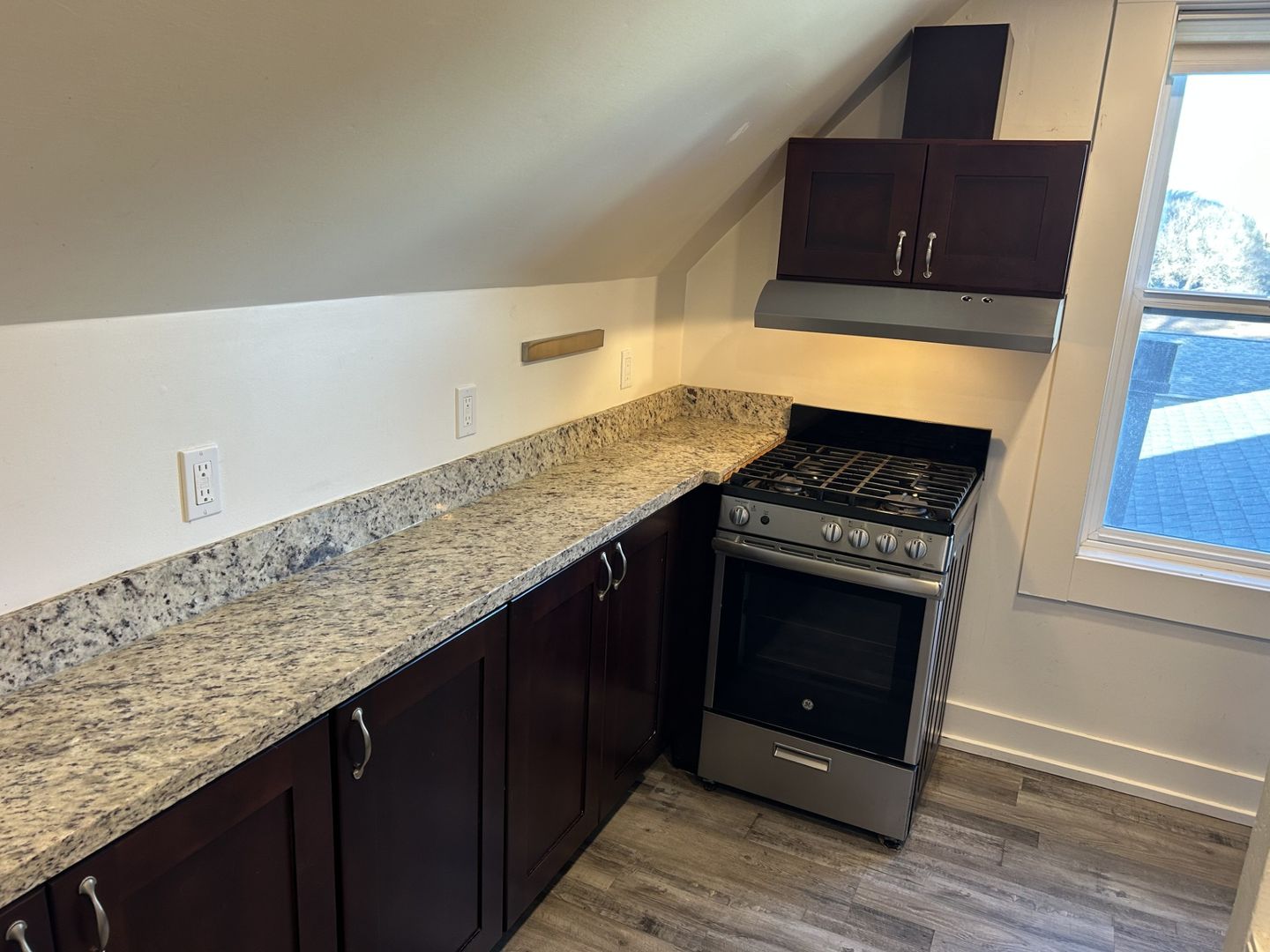 15 7th Street - Unit 3 - Petaluma - California - 2 bed, 1 bath rental property