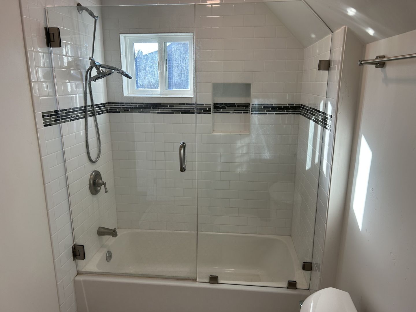 15 7th Street - Unit 3 - Petaluma - California - 2 bed, 1 bath rental property