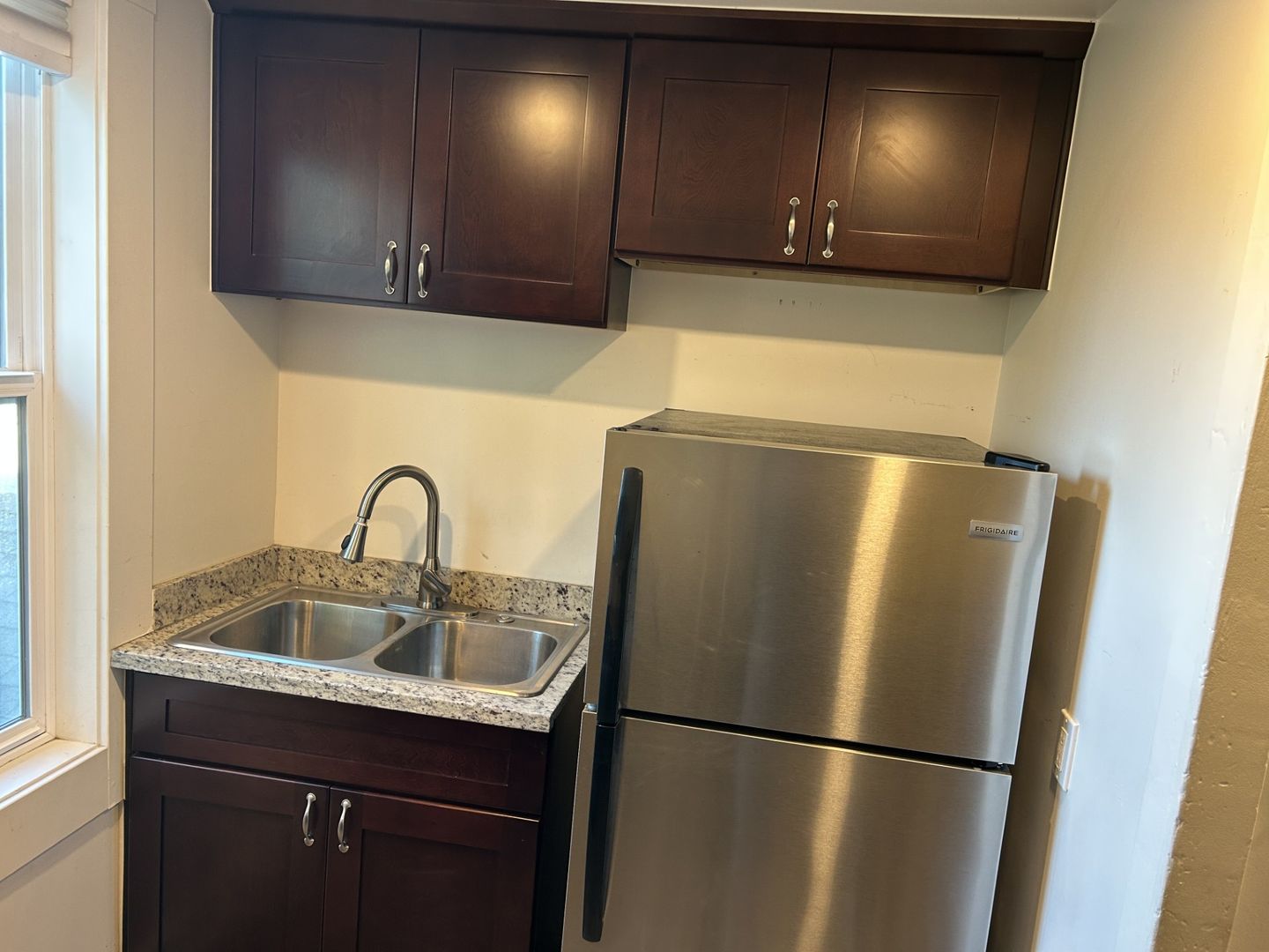 15 7th Street - Unit 3 - Petaluma - California - 2 bed, 1 bath rental property