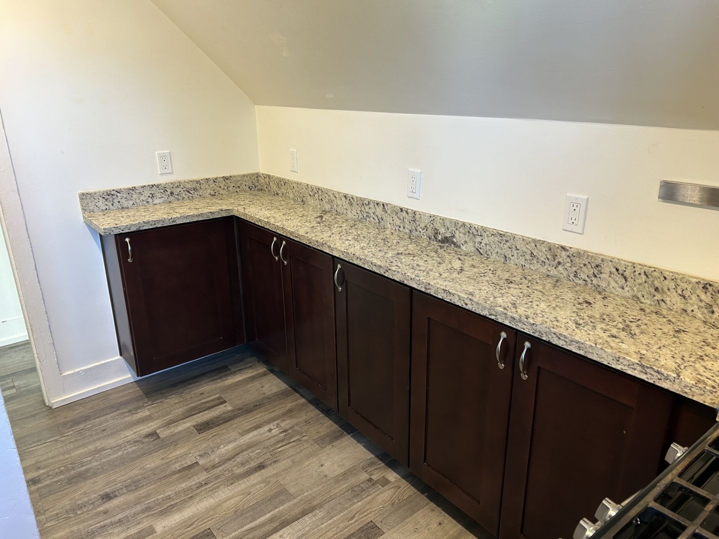 15 7th Street - Unit 3 - Petaluma - California - 2 bed, 1 bath rental property