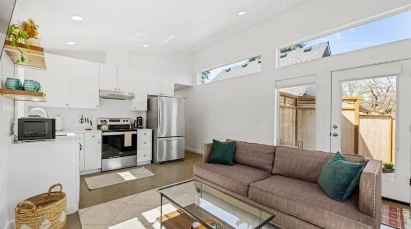 1507 E 29th St  Unit A - Vancouver - Washington - 1 bed, 1 bath rental property