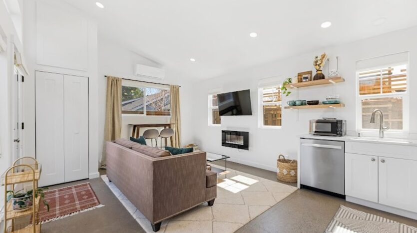 1507 E 29th St  Unit A - Vancouver - Washington - 1 bed, 1 bath rental property