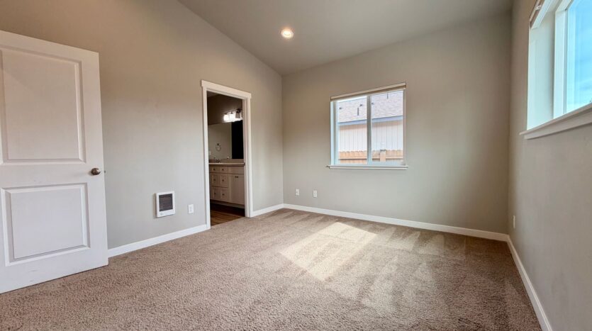 16439 Bassett Dr  - La Pine - Oregon - 3 bed, 2 bath rental property