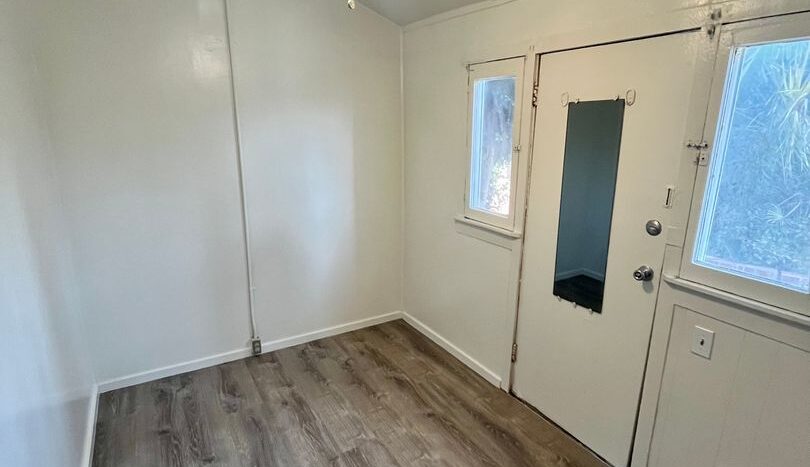 1660 N Coast Hwy 101 - Encinitas - California - 1 bath rental property