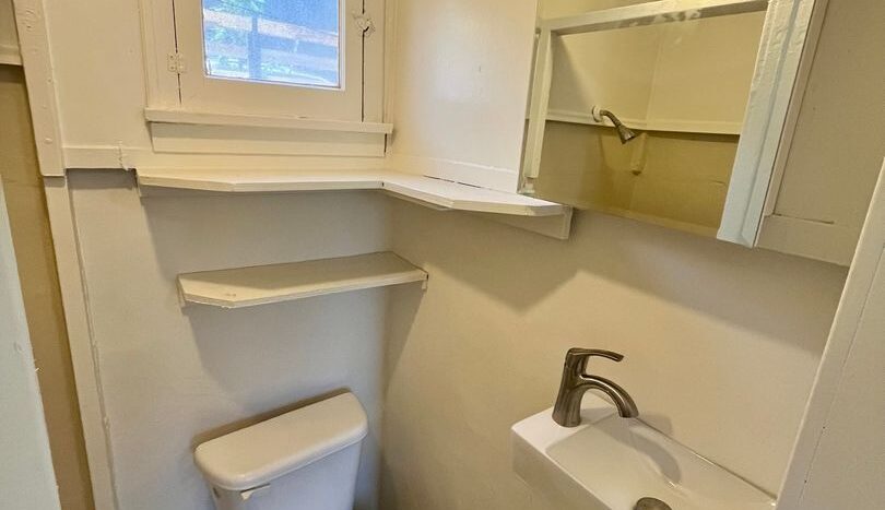 1660 N Coast Hwy 101 - Encinitas - California - 1 bath rental property