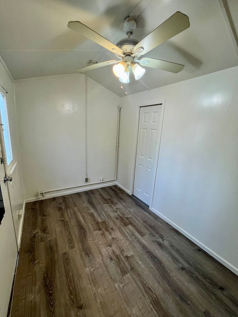 1660 N Coast Hwy 101 - Encinitas - California - 1 bath rental property