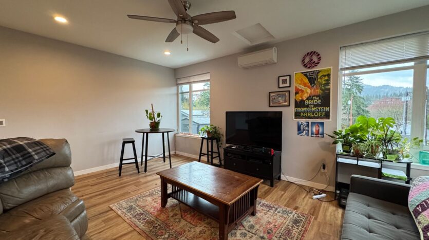 1709 30th Street - Bellingham - Washington - 6 bed, 5 bath rental property