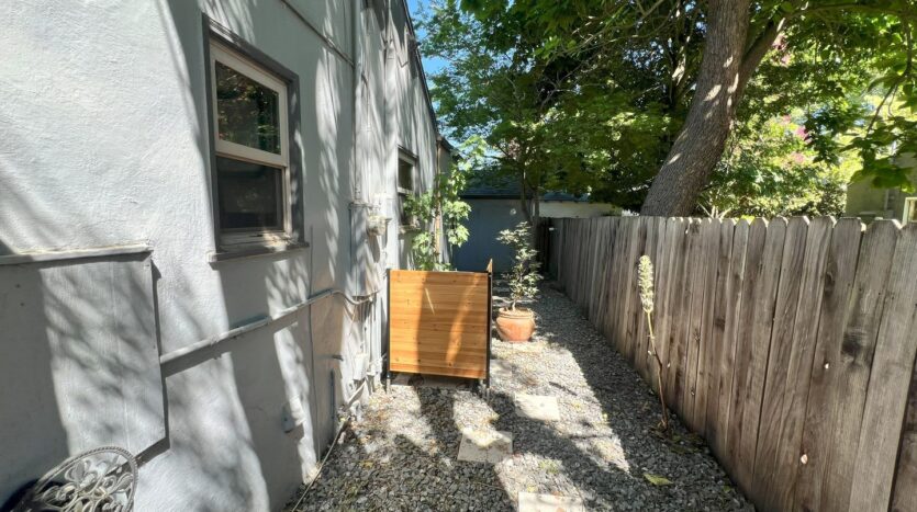 1750 Caramay Way - Sacramento - California - 2 bed, 1.5 bath rental property