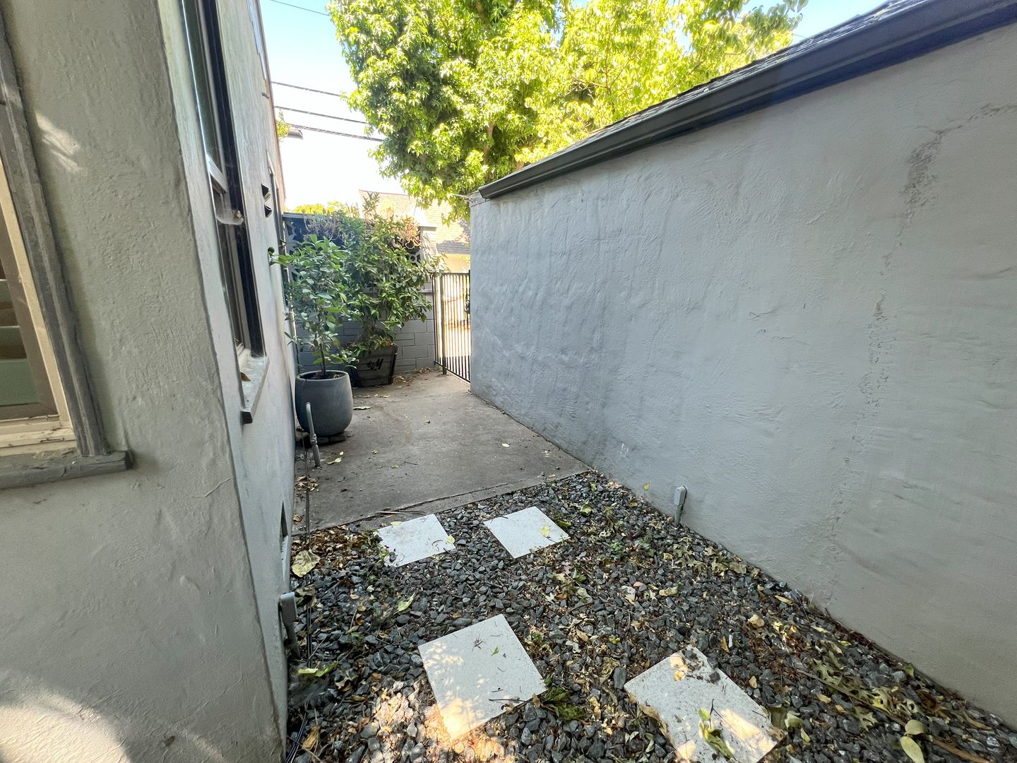 1750 Caramay Way - Sacramento - California - 2 bed, 1.5 bath rental property