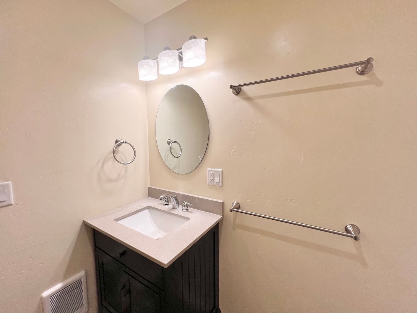 181 E Tall Fir Court - D - Sisters - Oregon - 1 bed, 1 bath rental property