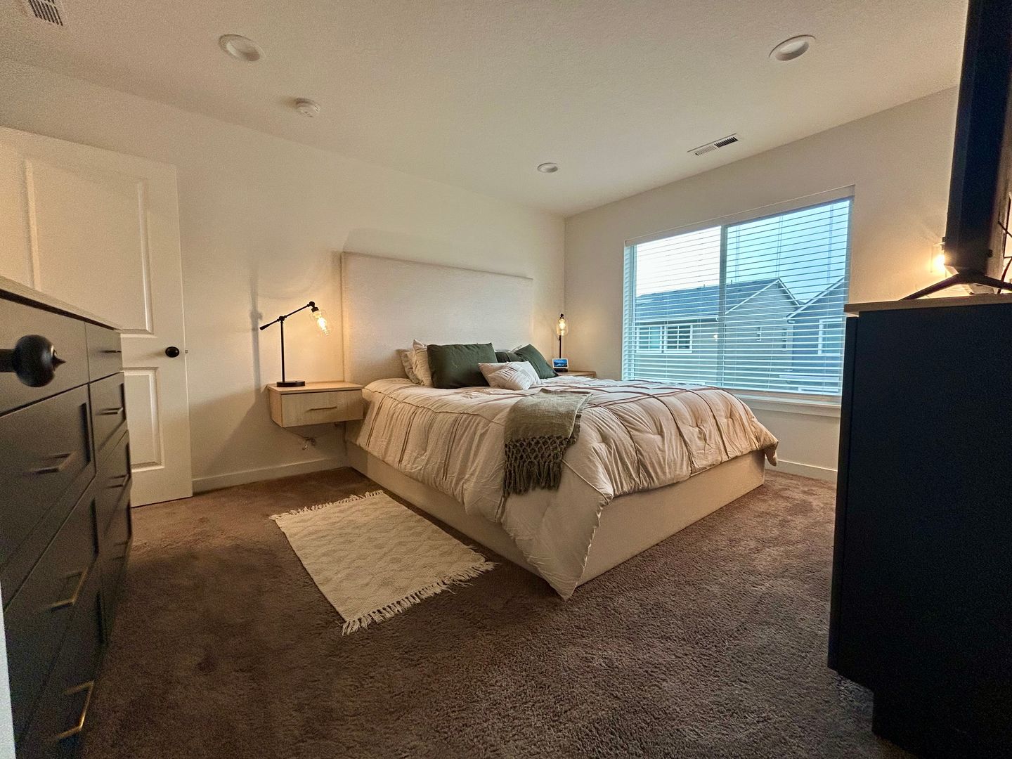 18200 NE 47th Ave - Vancouver - Washington - 3 bed, 2.5 bath rental property