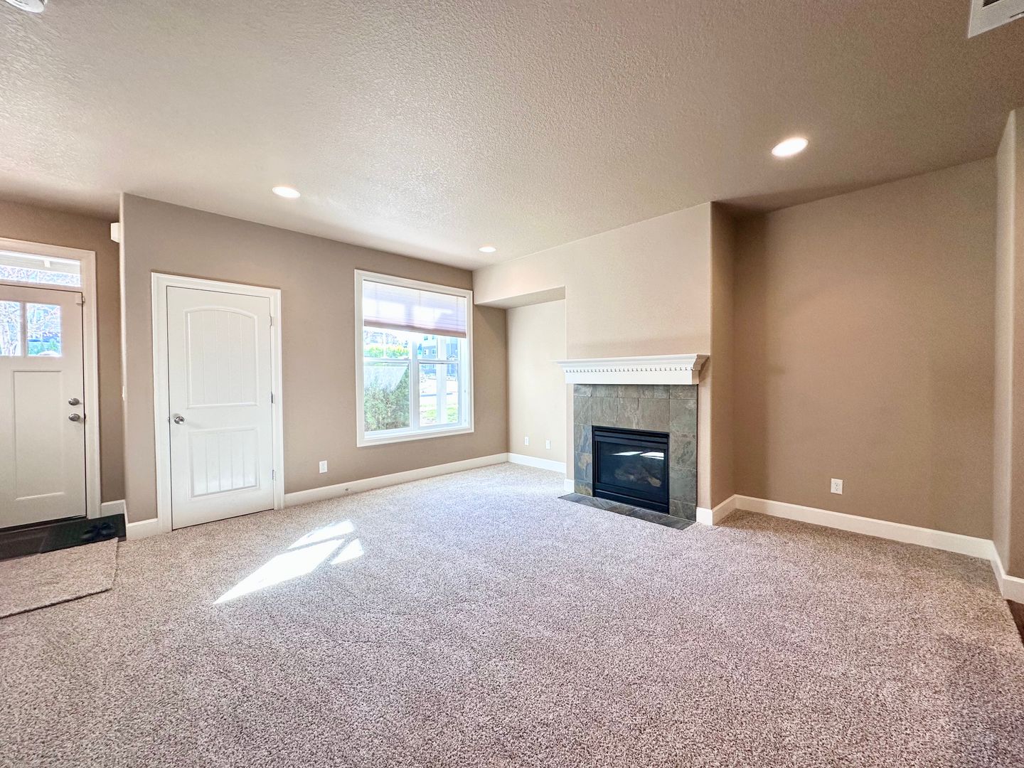 19021 Village Blvd - Sandy - Oregon - 3 bed, 2.5 bath rental property