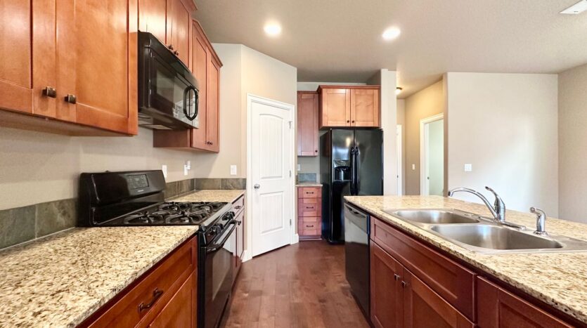 19021 Village Blvd - Sandy - Oregon - 3 bed, 2.5 bath rental property