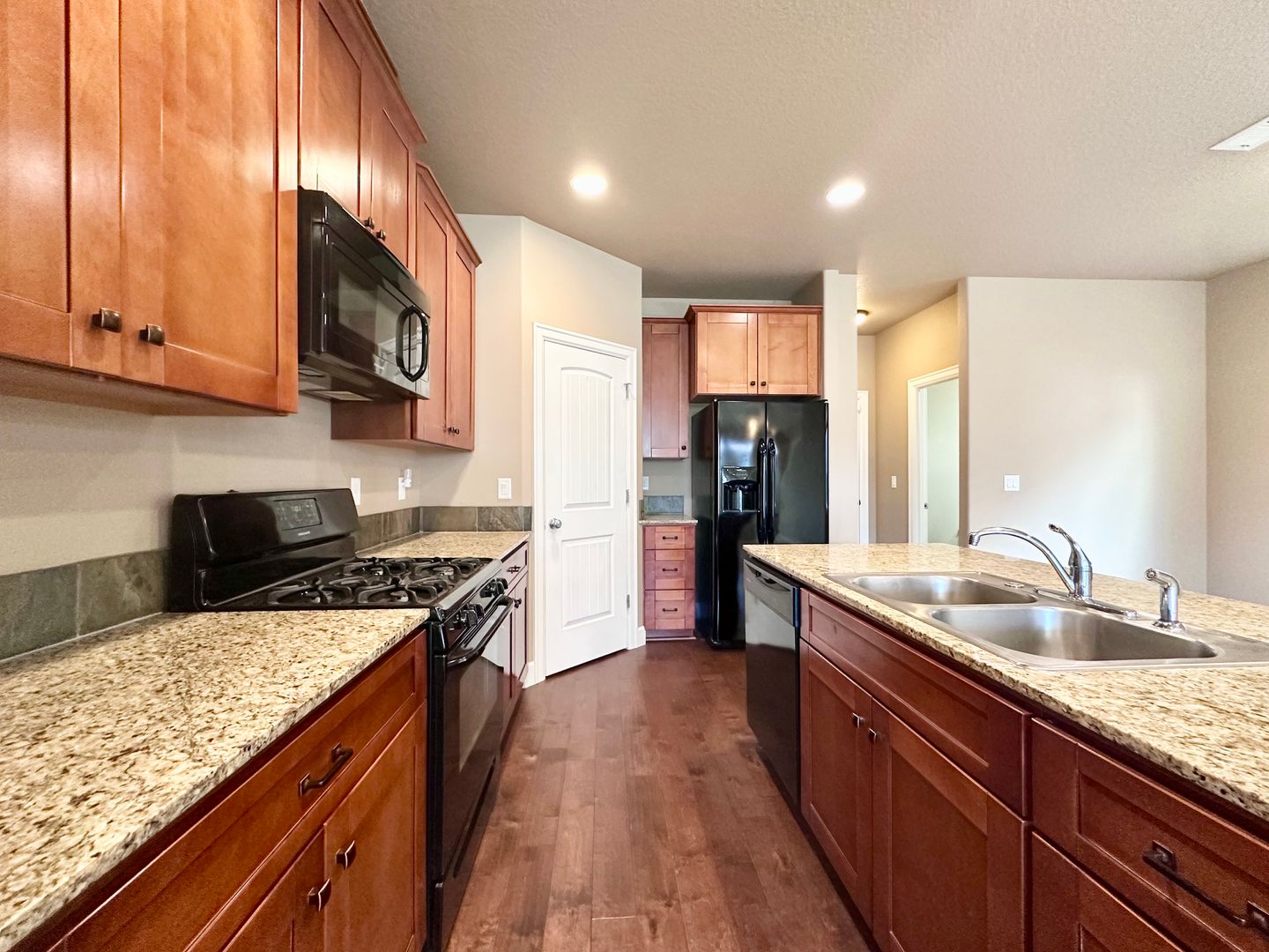 19021 Village Blvd - Sandy - Oregon - 3 bed, 2.5 bath rental property