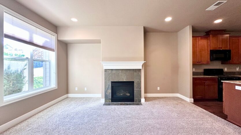 19021 Village Blvd - Sandy - Oregon - 3 bed, 2.5 bath rental property