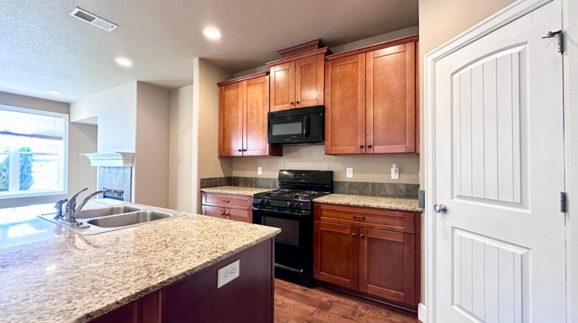 19021 Village Blvd - Sandy - Oregon - 3 bed, 2.5 bath rental property