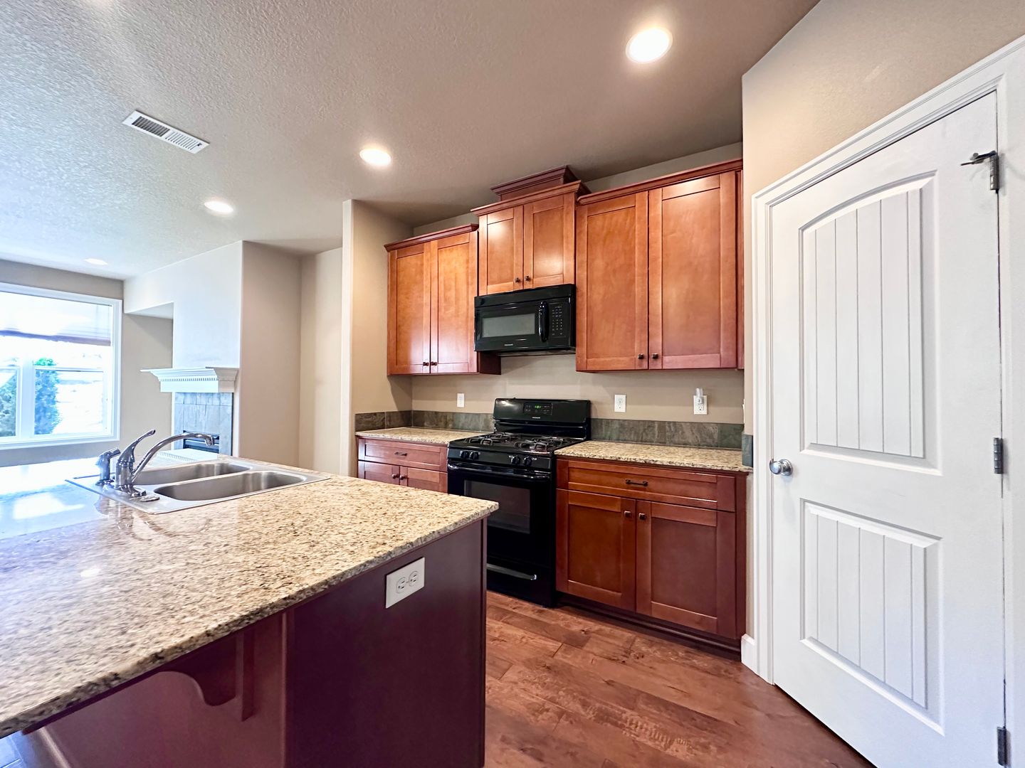 19021 Village Blvd - Sandy - Oregon - 3 bed, 2.5 bath rental property