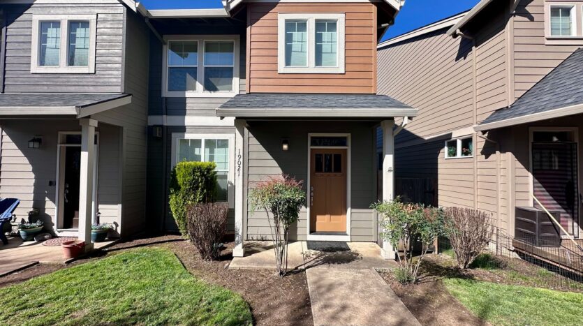 19021 Village Blvd - Sandy - Oregon - 3 bed, 2.5 bath rental property