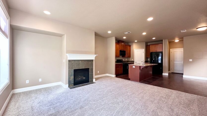 19021 Village Blvd - Sandy - Oregon - 3 bed, 2.5 bath rental property