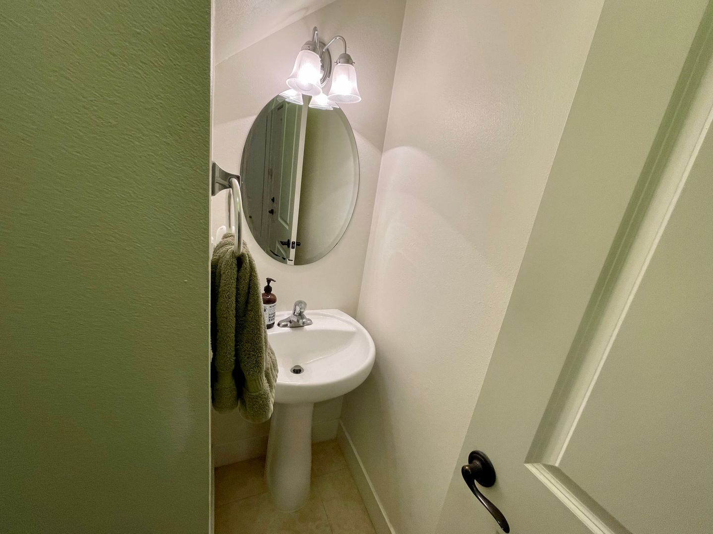 20402 Santa Ana Ave Unit 9 - Newport Beach - California - 2 bed, 2.5 bath rental property