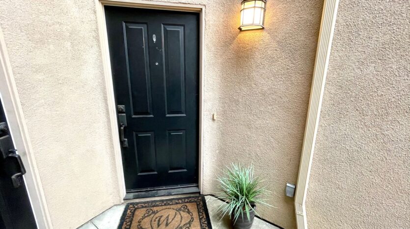 20402 Santa Ana Ave Unit 9 - Newport Beach - California - 2 bed, 2.5 bath rental property