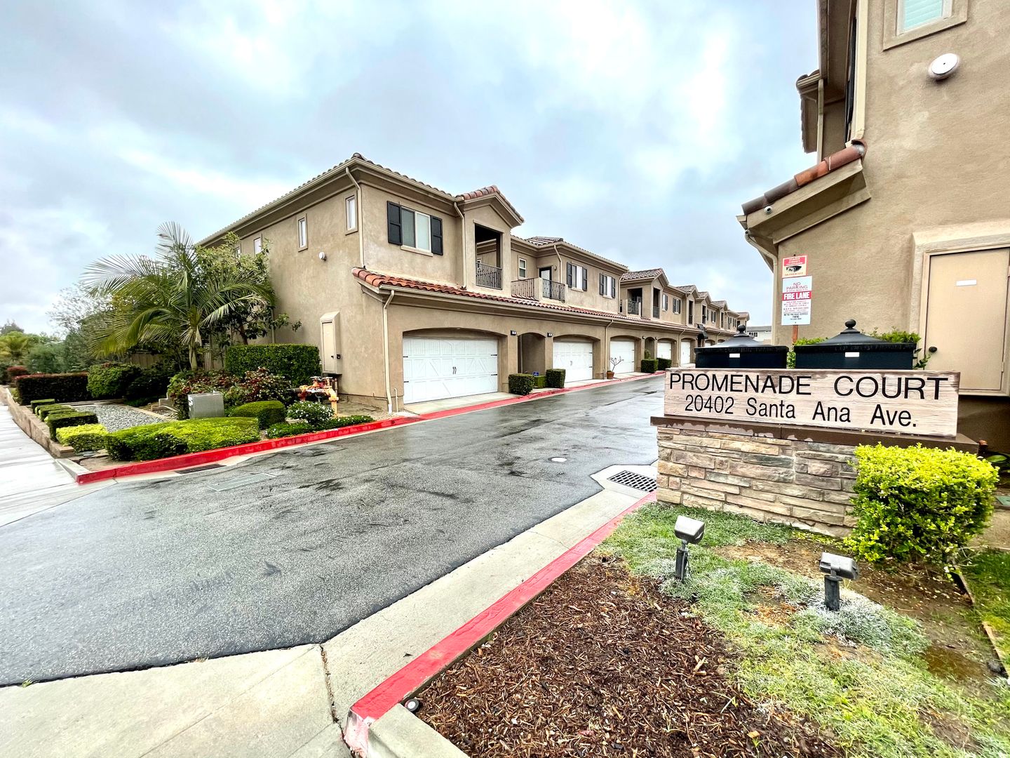 20402 Santa Ana Ave Unit 9 - Newport Beach - California - 2 bed, 2.5 bath rental property