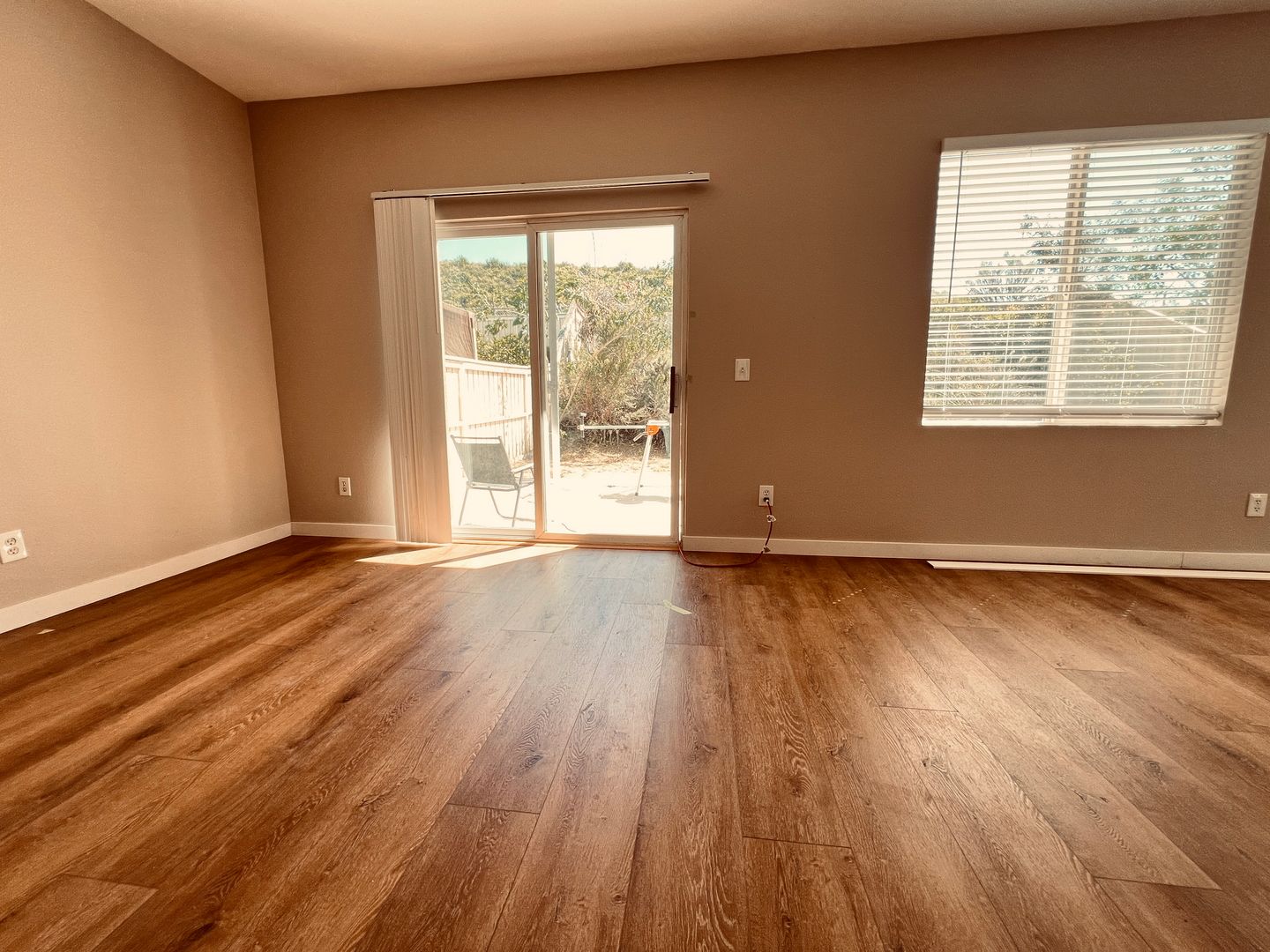 2046 Azure Cove #6 - Chula Vista - California - 3 bed, 2.5 bath rental property