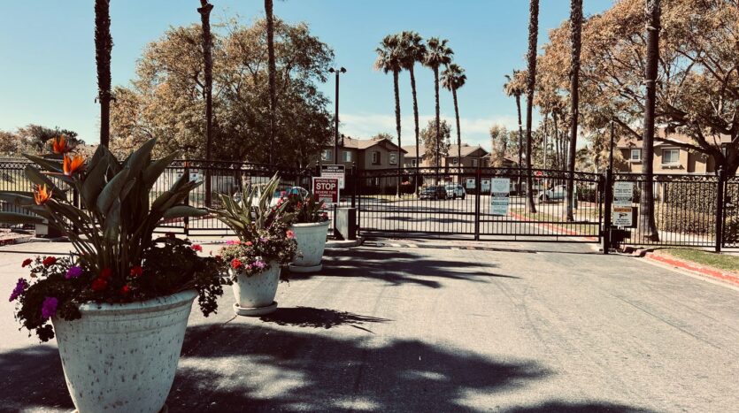 2046 Azure Cove #6 - Chula Vista - California - 3 bed, 2.5 bath rental property