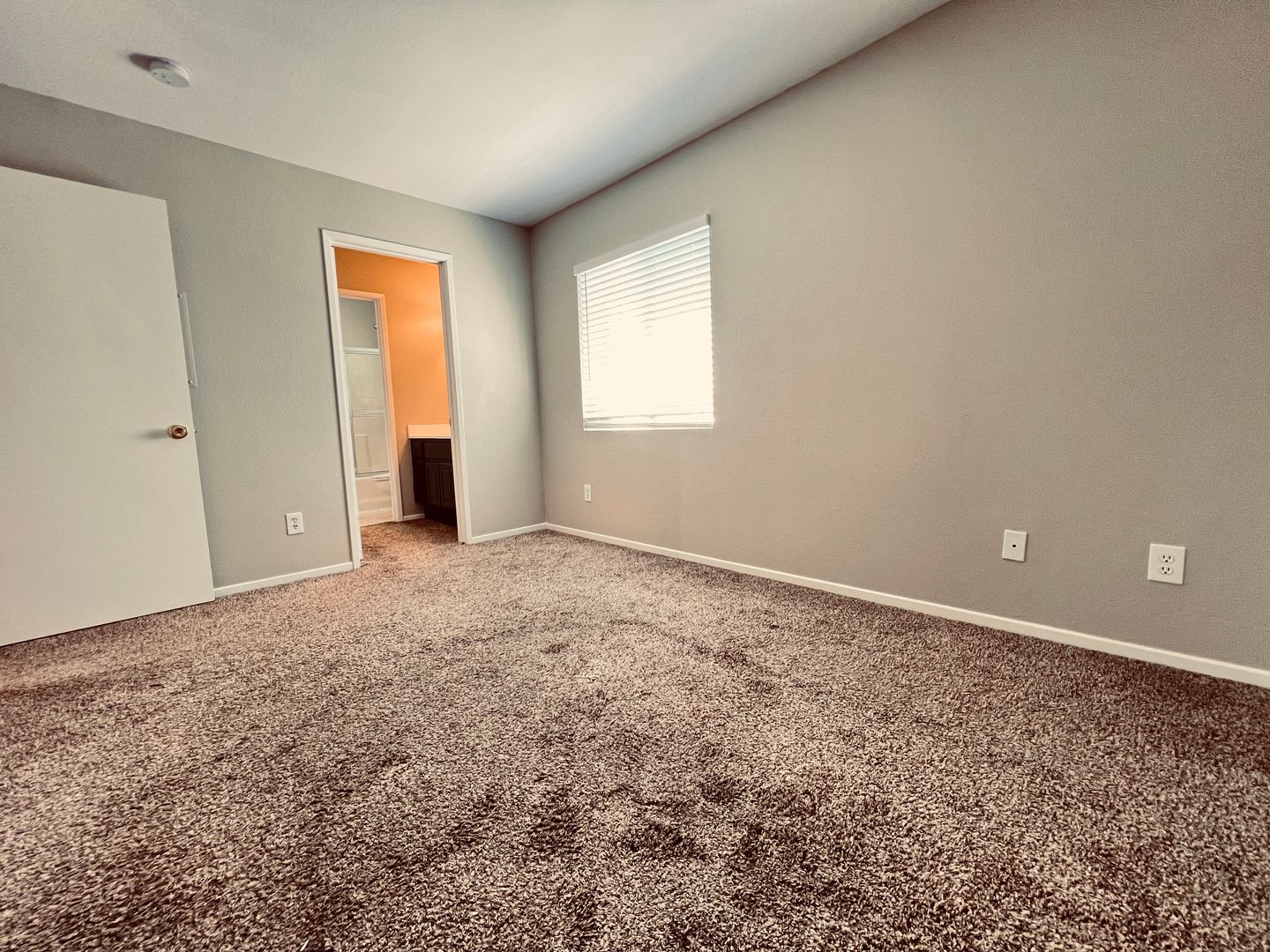 2046 Azure Cove #6 - Chula Vista - California - 3 bed, 2.5 bath rental property