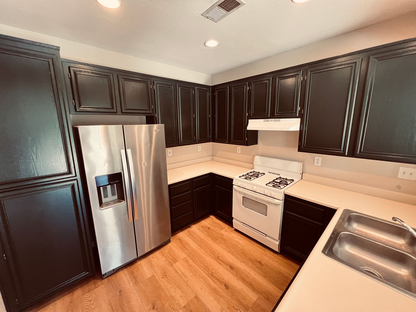 2046 Azure Cove #6 - Chula Vista - California - 3 bed, 2.5 bath rental property