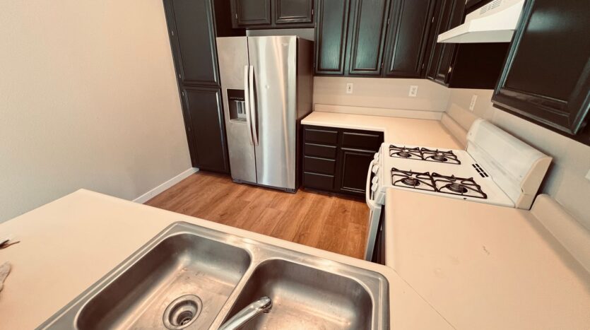 2046 Azure Cove #6 - Chula Vista - California - 3 bed, 2.5 bath rental property