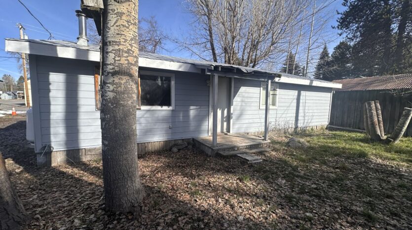 215 Bridge Street - Chester - California - 1 bed, 1 bath rental property