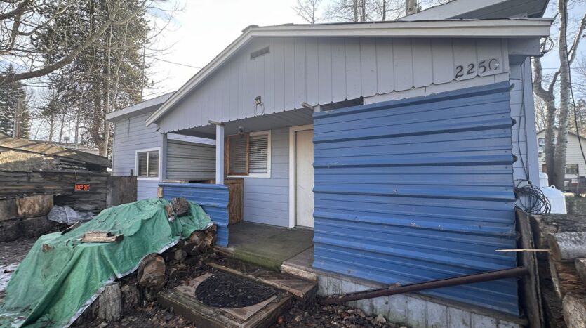 215 Bridge Street - Chester - California - 1 bed, 1 bath rental property