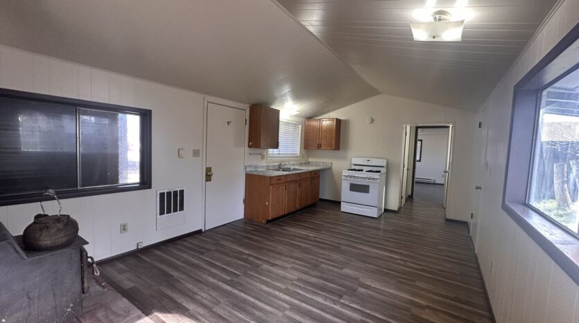 215 Bridge Street - Chester - California - 1 bed, 1 bath rental property