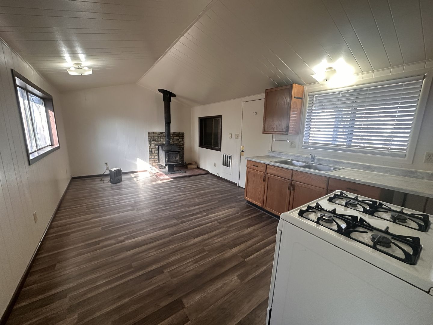 215 Bridge Street - Chester - California - 1 bed, 1 bath rental property