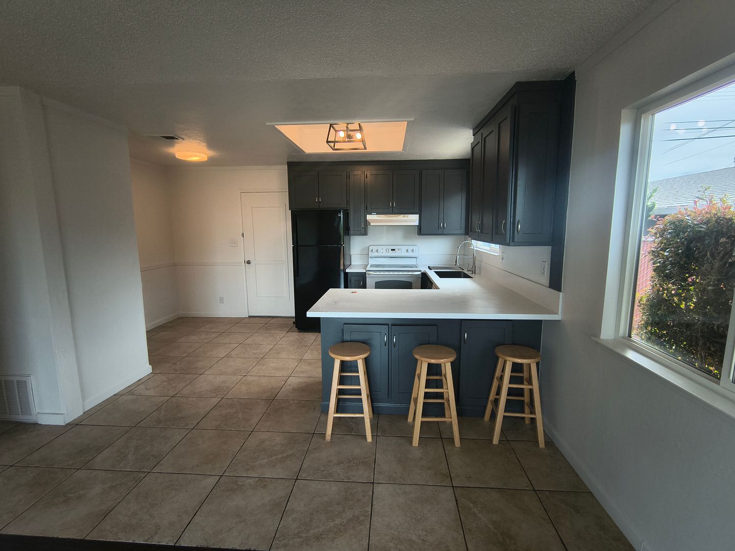 2275 Cypress Ave - San Pablo - California - 3 bed, 2 bath rental property