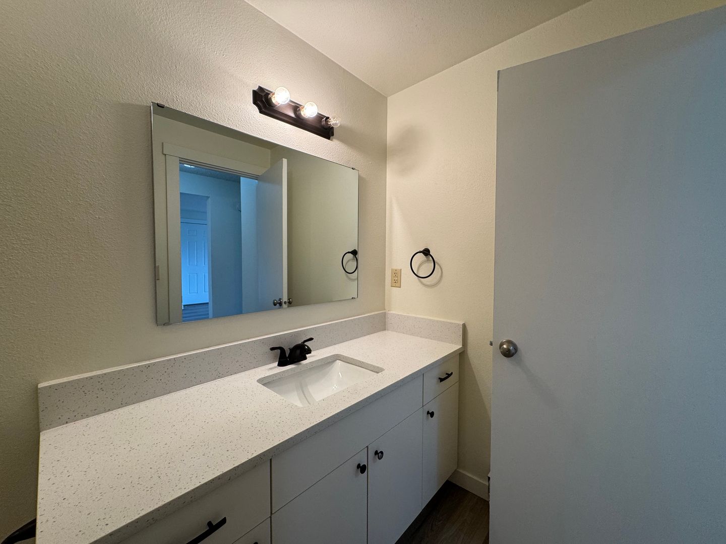 2328 Queen St. - 16 - Bellingham - Washington - 1 bed, 1 bath rental property