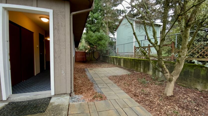 2330 190th St SW - Lynnwood - Washington - 1 bath rental property