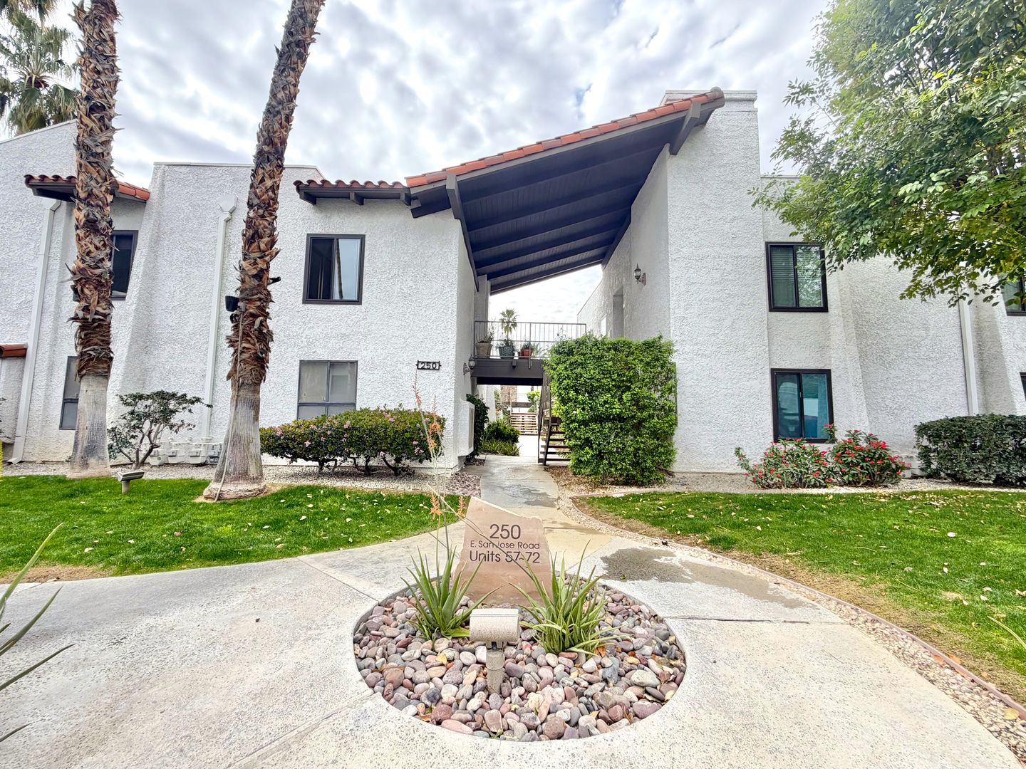 250 E San Jose Rd Unit 65 - Palm Springs - California - 3 bed, 2 bath rental property