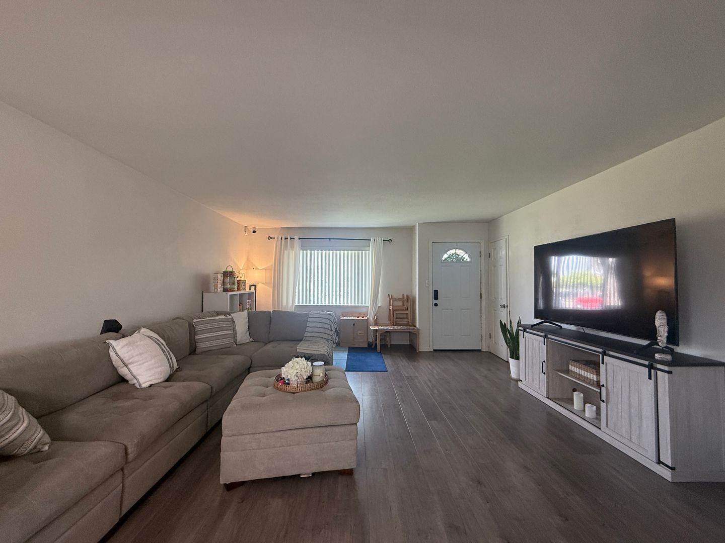 2505 S Encina Street - Visalia - California - 3 bed, 2 bath rental property