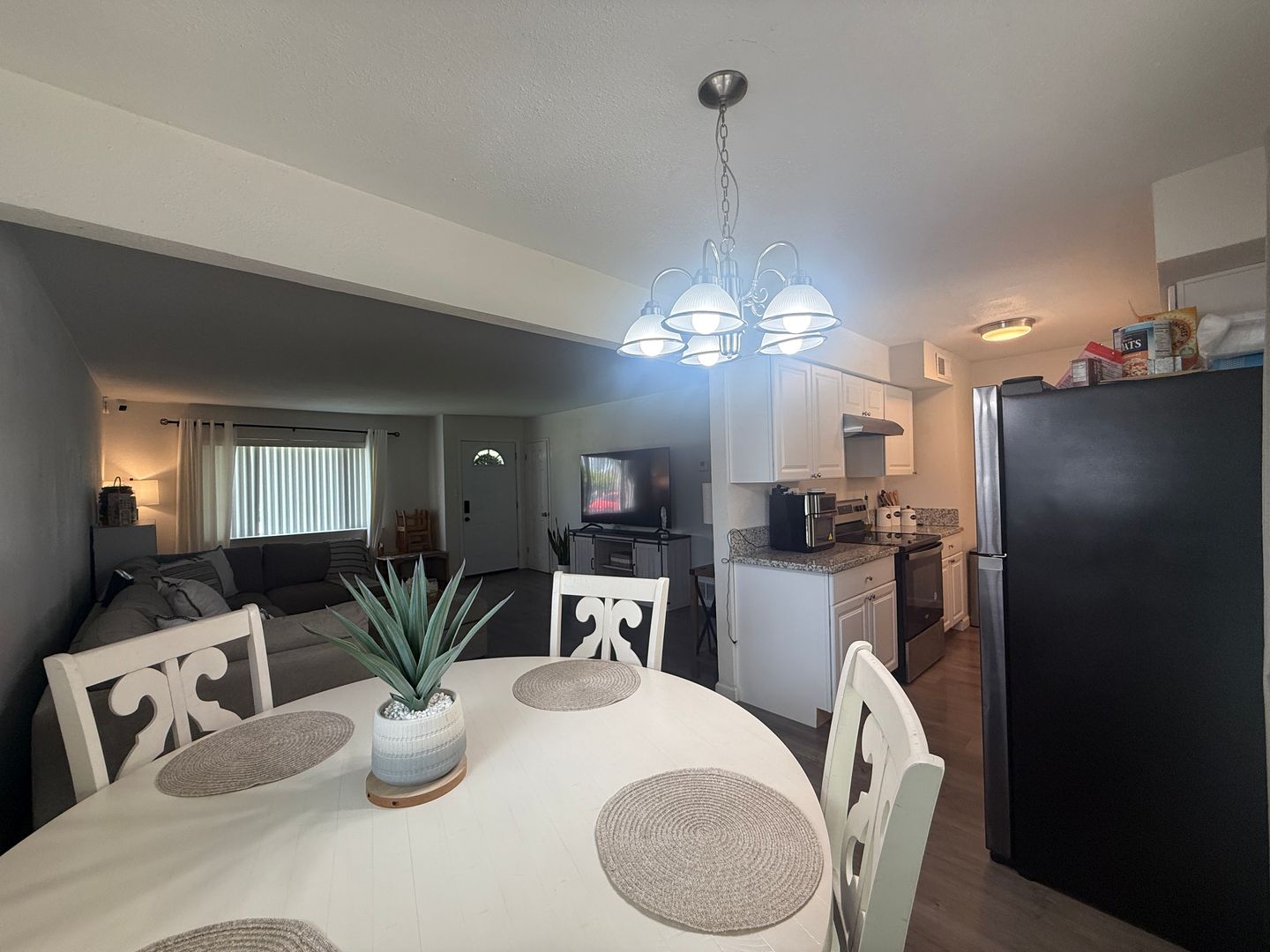 2505 S Encina Street - Visalia - California - 3 bed, 2 bath rental property