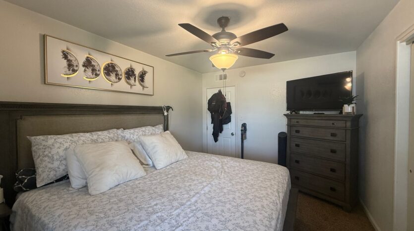 2505 S Encina Street - Visalia - California - 3 bed, 2 bath rental property