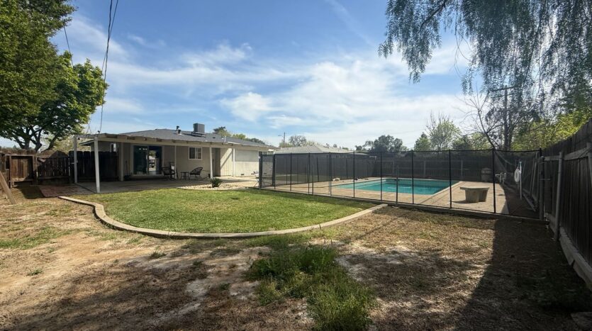 2505 S Encina Street - Visalia - California - 3 bed, 2 bath rental property