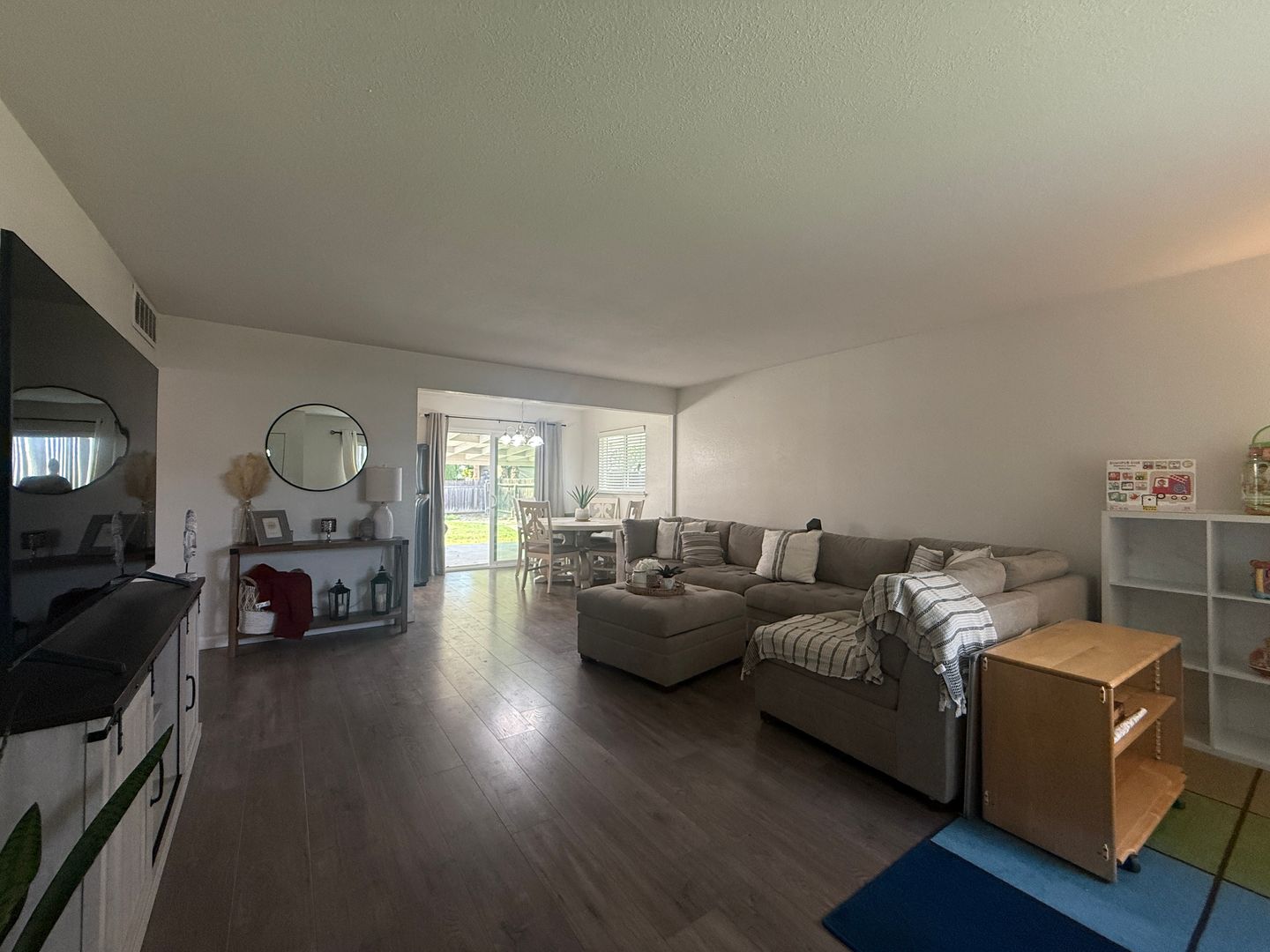 2505 S Encina Street - Visalia - California - 3 bed, 2 bath rental property