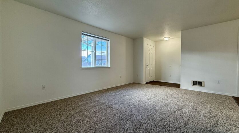2561 NW Cedar Ave - 2 - Redmond - Oregon - 3 bed, 2.5 bath rental property