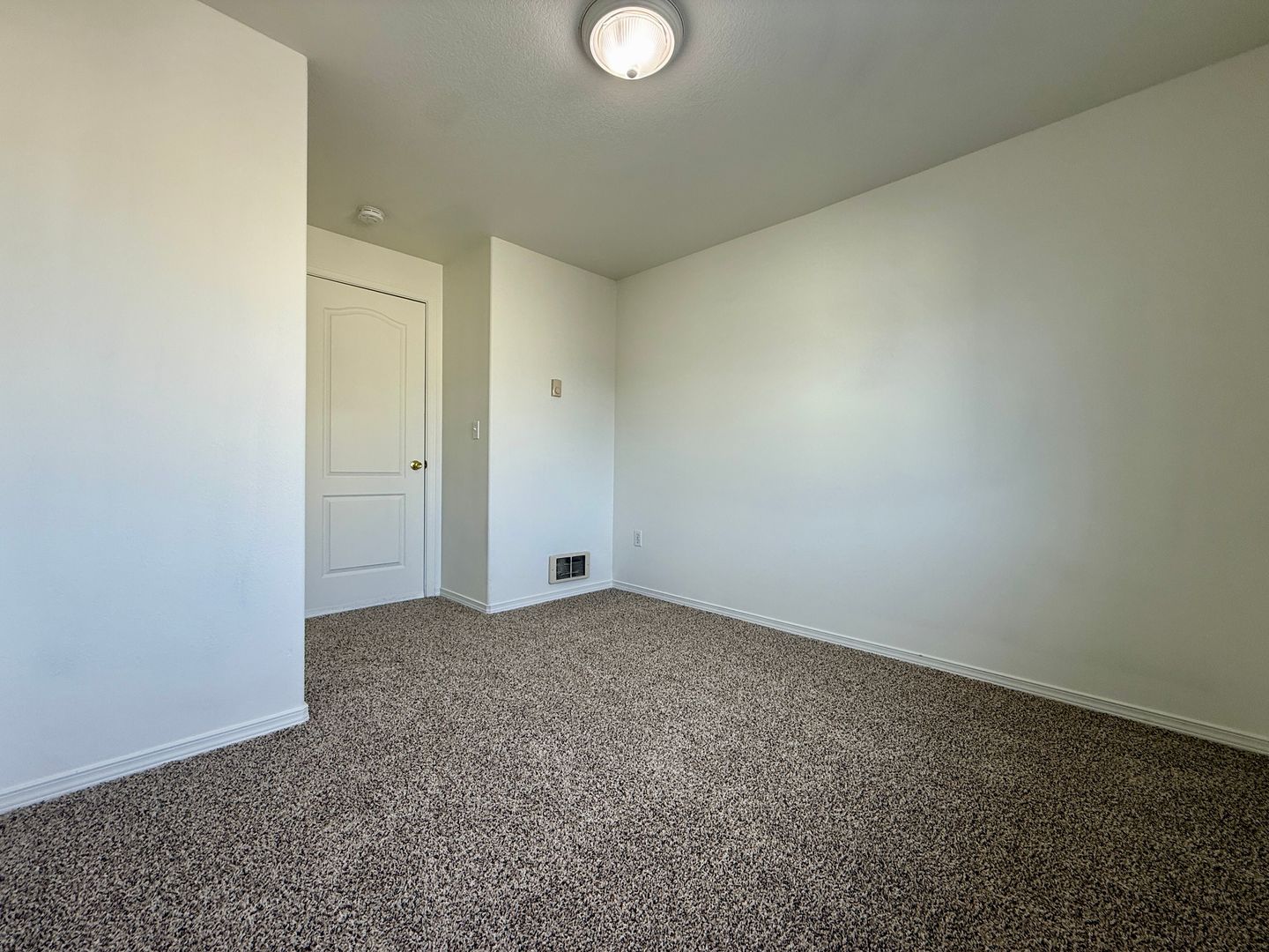 2561 NW Cedar Ave - 2 - Redmond - Oregon - 3 bed, 2.5 bath rental property