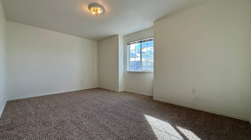 2561 NW Cedar Ave - 3 - Redmond - Oregon - 3 bed, 2.5 bath rental property